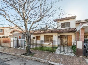 Casa · 116m² · 5 Ambientes · Venta Casa 4 Ambientes en Dos Plantas - Cochera Doble en Ciudad Jardin del Palomar – Lote Propio 204