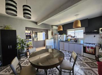 Casa · 100m² · 2 Ambientes · Casa con Jardín en Beccar