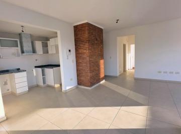 Departamento · 88m² · 3 Ambientes · 1 Cochera · Alquiler Deparamento 3 Amb con Cochera en Varela Centro