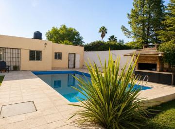 Casa · 350m² · 6 Ambientes · 3 Cocheras · Casa en Venta 4 Habitaciones Vistalba Lujan