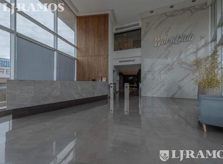 Oficina comercial · 278m² · 6 Ambientes · 2 Cocheras