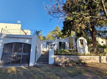 Casa · 97m² · 6 Ambientes · 1 Cochera · Casa - Unquillo