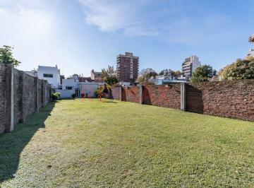 Casa · 129m² · 3 Ambientes · 1 Cochera · Casa con Jardin y Cochera en Villa Lugano
