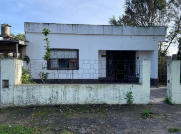 Casa · 80m² · 3 Ambientes · Venta Casa 3 Amb. a Reciclar Barrio Don Emilio