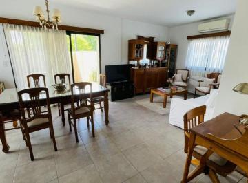 Departamento · 71m² · 3 Ambientes · Departamento en Venta 2 Dorm con Patio