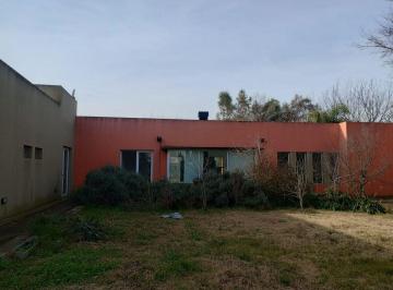 Casa · 281m² · 4 Ambientes · 1 Cochera · Casa en Fincas de San Vicente Chacras