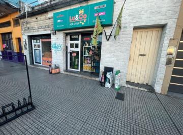 Casa de 4 ambientes, General San Martín · Vivienda con Dos Locales Comerciales en Venta en San Martín