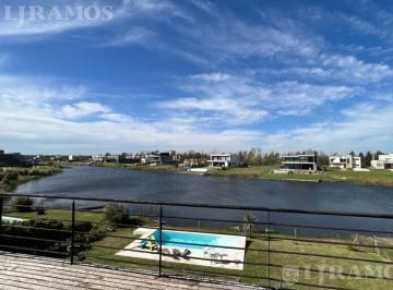 Casa · 207m² · 5 Ambientes · Casa en Venta a La Laguna en Barrio El Naudir Pg