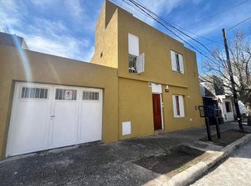 Casa · 213m² · 8 Ambientes · 2 Cocheras · Venta Casa Mas 2 PH en Comandante Espora