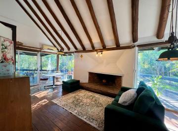 Casa · 241m² · 4 Ambientes · Se Vende Casa en Bella Vista, 3 Dorm y 3 Baños