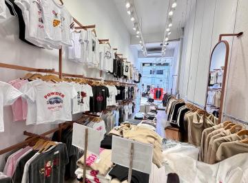 Local comercial · 200m² · Oportunidad Alquiler Local Comercial, No Paga Llave! Flores