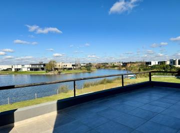 Casa · 235m² · 5 Ambientes · 4 Cocheras · Casa Al Lago en Islas El Canton de 6 Ambientes con Pileta en Venta