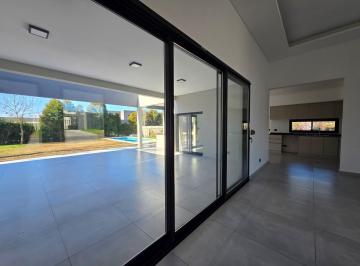 Casa · 218m² · 5 Ambientes · 3 Cocheras · Casa en Venta San Matias - Area 3 - 3 Dorm.