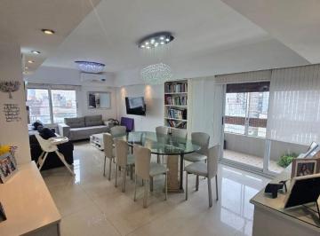 Departamento de 4 ambientes, Barracas · Departamento de 4 Ambientes con Dependencia y Cochera