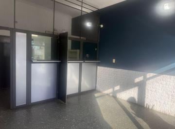 Local comercial de 3 ambientes, Berazategui · Excelente Local en Alquiler en Juan Maria Gutierrez!