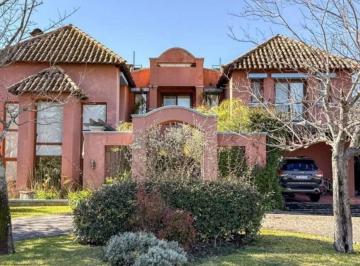 Casa · 590m² · 7 Ambientes · Casa Chalet en Venta en Las Caletas, Nordelta, Tigre