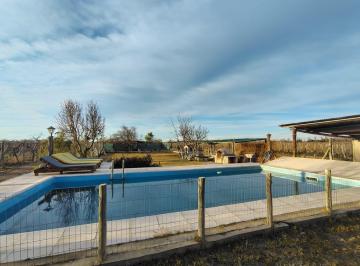 Casa · 40773m² · 4 Dormitorios · 3 Cocheras · Casa en La Colonia