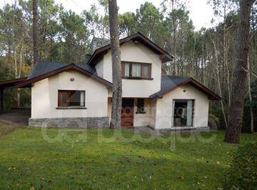 Casa de 5 ambientes, Cariló · Encantador Chalet de Dos Plantas