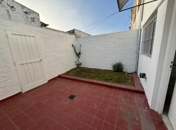 PH · 50m² · 3 Ambientes · PH en Alquiler Calle 69 E/ 117 y 118