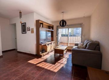 Departamento · 60m² · 4 Ambientes · Apartamento 3 Dorm. en Venta con Terraza