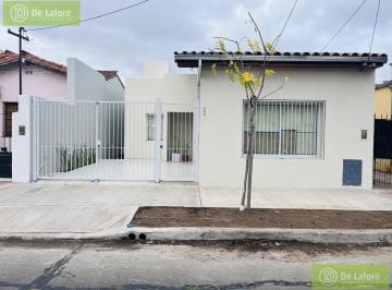 Casa · 100m² · 3 Ambientes · 1 Cochera · Venta - Casa 3 Amb. Reciclada a Nuevo, Beccar | Reforma Integral, Lote Propio y Jardín. Apto Crédito