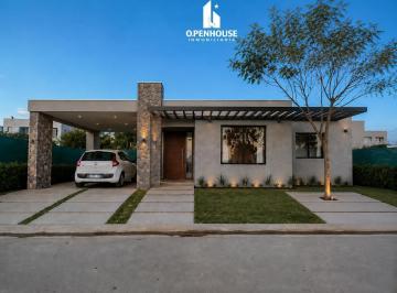 Casa · 212m² · 3 Dormitorios · 1 Cochera · Openhouse Vende Propiedad en Fin de Obra a 3 Meses en Barrio Privado Acacias de Terrada.