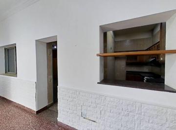 Departamento de 3 ambientes, Tres de Febrero · PH 2 Pisos Pb + Pa Tot 138 m 2 Dorm 2 Patios Quincho Lavadero