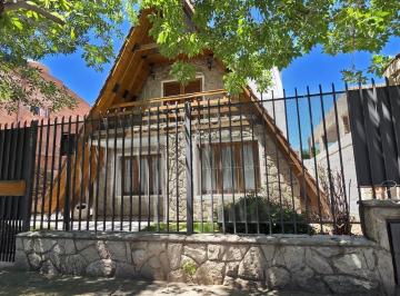 Casa · 170m² · 8 Ambientes · Casa en Venta