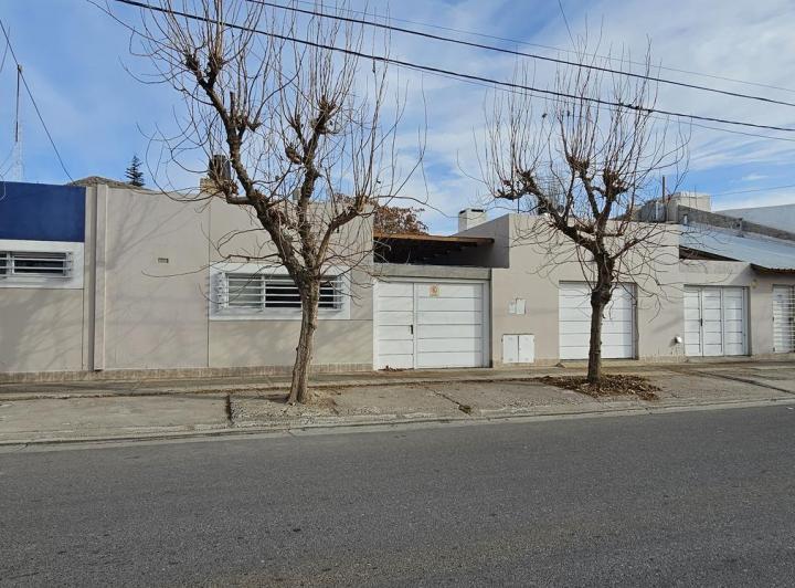 Local comercial · 307m² · 11 Ambientes · 2 Cocheras