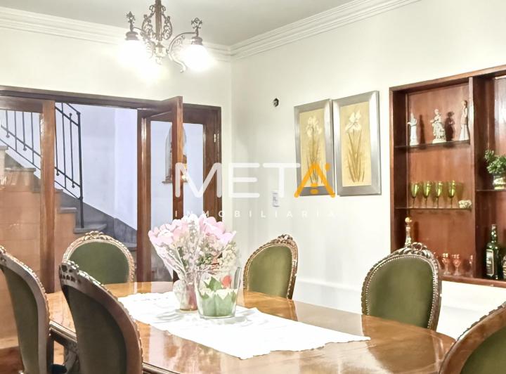 Casa · 180m² · 6 Ambientes · 1 Cochera