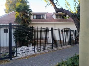 Casa · 271m² · 4 Dormitorios · 2 Cocheras · Venta - Casa - 4 Dorm. - Ciudad - Barrio Bombal