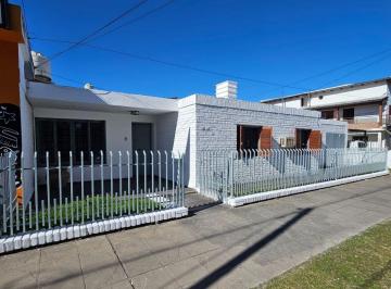Casa de 7 ambientes, Córdoba · Alquiler Casa Poeta Lugones 3 Dor. Cochera X 2