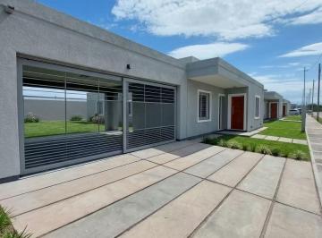 Casa de 5 ambientes, Santa Lucía · Santa Lucía, Hermosa Casa 3 Dorm 2 Baños