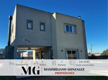 Casa · 80m² · 4 Ambientes · 2 Cocheras · Casa Venta - Laguna Azul