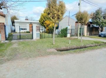 Casa · 80m² · 3 Ambientes · 1 Cochera · Casa en Lambertucci
