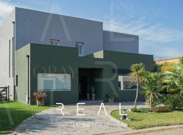 Casa · 229m² · 7 Ambientes · 2 Cocheras · Casa en Venta, 5 Ambientes, en Barrio Lagos de Canning I, 5 Dorm.