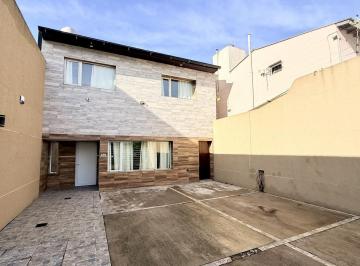 Casa · 278m² · 5 Ambientes · 4 Cocheras · Casa de 4 Ambientes en Excelente Estado Zona Puerto