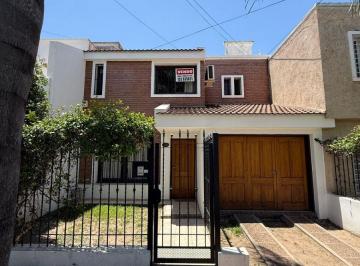 Casa de 6 ambientes, Córdoba · Duplex en Venta - Oportunidad - San Salvador - Uritorco - 3 Dorm.