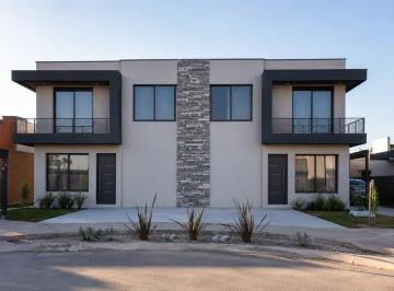 Casa · 110m² · 3 Dormitorios · 1 Cochera · Duplex en Venta 3 Habitaciones, en Plaza Rodeo, Guaymallén