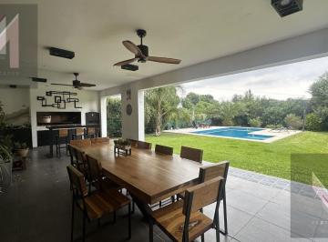 Casa · 406m² · 6 Ambientes · 4 Cocheras · Casa en Los Sauces