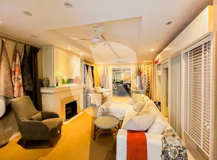 Local comercial · 182m² · 5 Ambientes · 1 Cochera