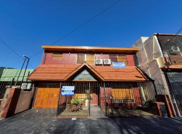 Casa · 255m² · 4 Ambientes · 3 Cocheras · Chalet Apto Credito con 3 Dorm. en Venta en Quilmes Oeste, Quilmes, G. B. a. Zona Sur