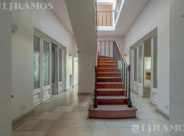 Oficina comercial · 480m² · 5 Ambientes · 1 Cochera · Casa en Bajo Belgrano. Alquiler
