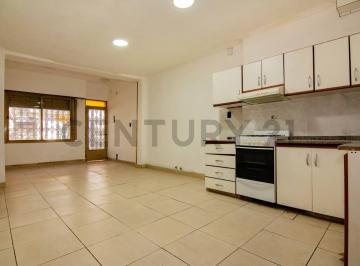 Casa · 82m² · 3 Ambientes · Venta Casa de 2 Dormitorrios en Cinco Esquinas, Rosario