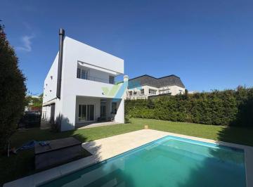 Casa · 220m² · 5 Ambientes · 2 Cocheras · Casa en Venta en Castaños, Nordelta, Tigre