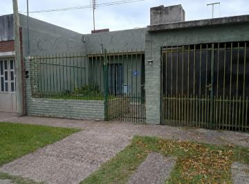 Casa · 76m² · 5 Ambientes · 1 Cochera · Casa 3 Dorm. a m de Aristobulo del Valle