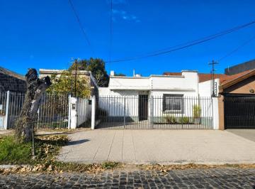 Casa · 65m² · 3 Ambientes · Casa en Banfield Este