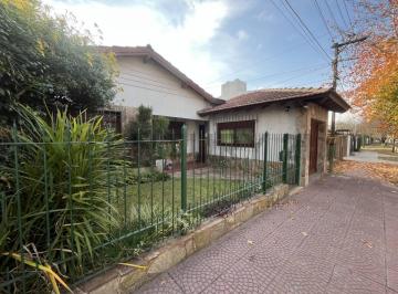 Casa · 250m² · 5 Ambientes · 1 Cochera · Casa en Venta en City Bell Entre Caminos