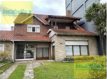 Casa · 245m² · 4 Ambientes · 1 Cochera · Corrientes Al 3100 - Lote Para Desarrollo