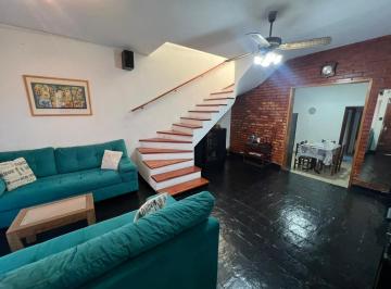 PH · 110m² · 4 Ambientes · 1 Cochera · Venta PH de 4 Ambientes con Cochera en Sarandi